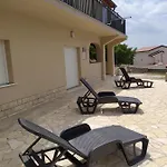 Suzana *